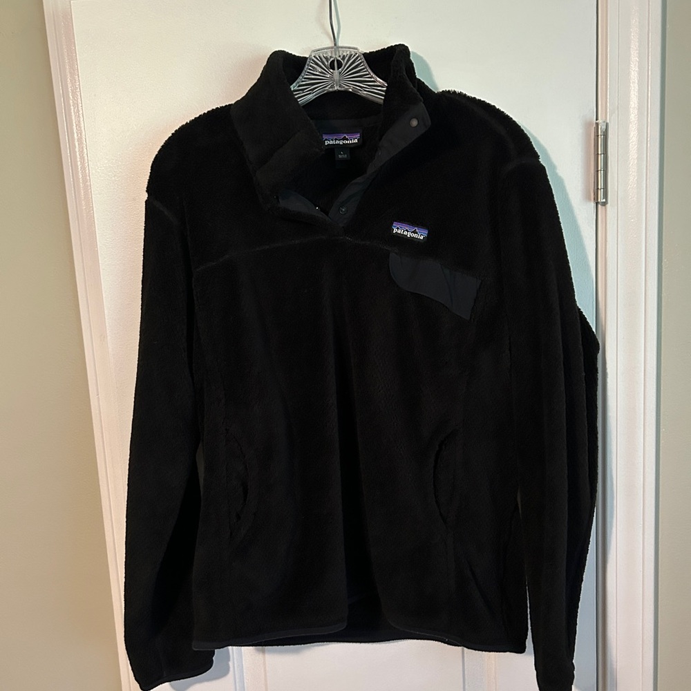 Patagonia Black Performance Jacket for Outdoor Adventures